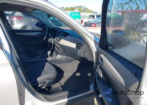 2014 BMW X1 xDrive28I z USA, uszkodzony, nr VIN WBAVL1C54EVY16291